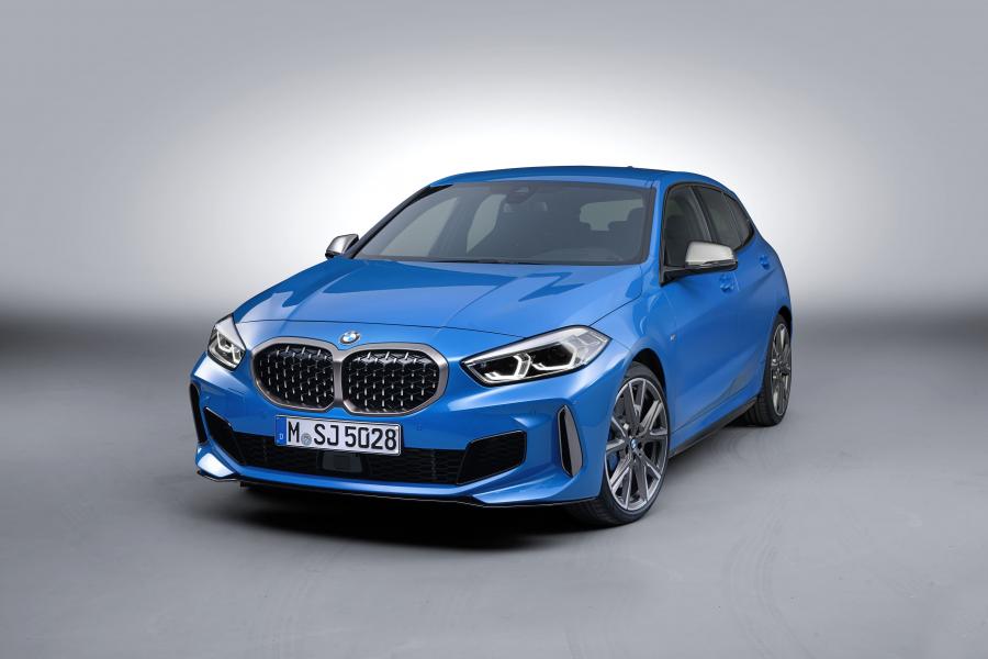  BMW M135i xDrive (F40) 2019 года  (WW) (фото 41 из 189)
